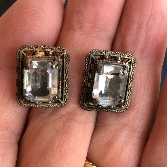 Vintage blue ice emerald-cut earrings set in rustic silver filigree - Picture 2 of 9